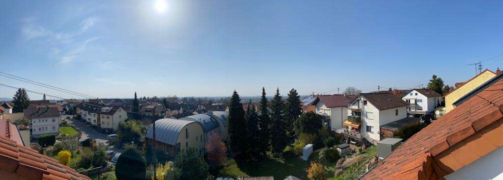 4-Familienhaus mit Blick bis in den Pfälzer Wald -starke Rendite