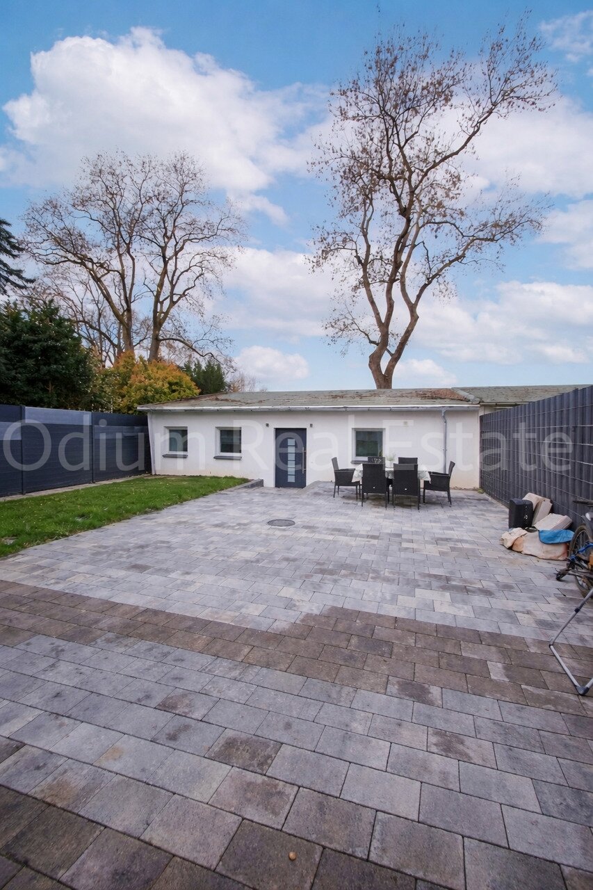 Modernisertes stylisches Reihenendhaus mit extra Bungalow 