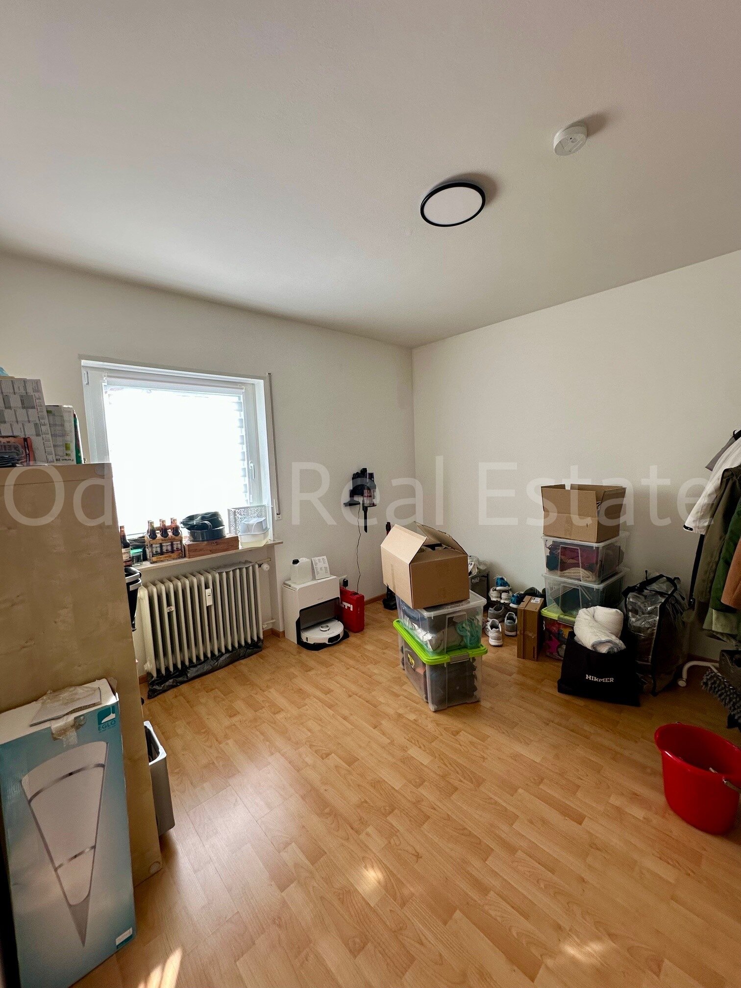 3-Familienhaus mit zwei sanierten Traumwohnungen an den Weinbergen