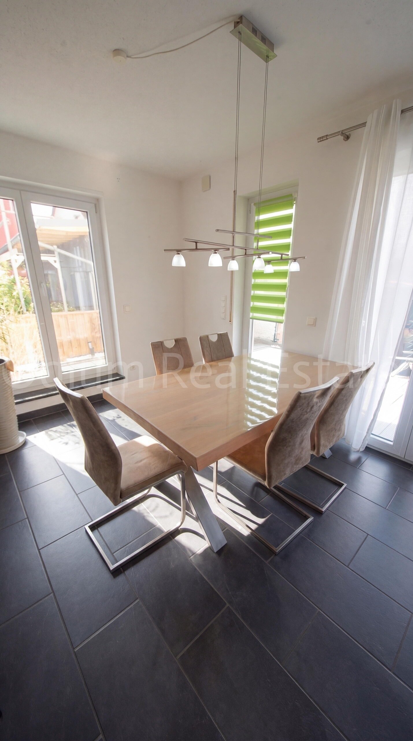 Modernes Reihenendhaus mit großzügiger Terrasse & durchdachtem Raumkonzept