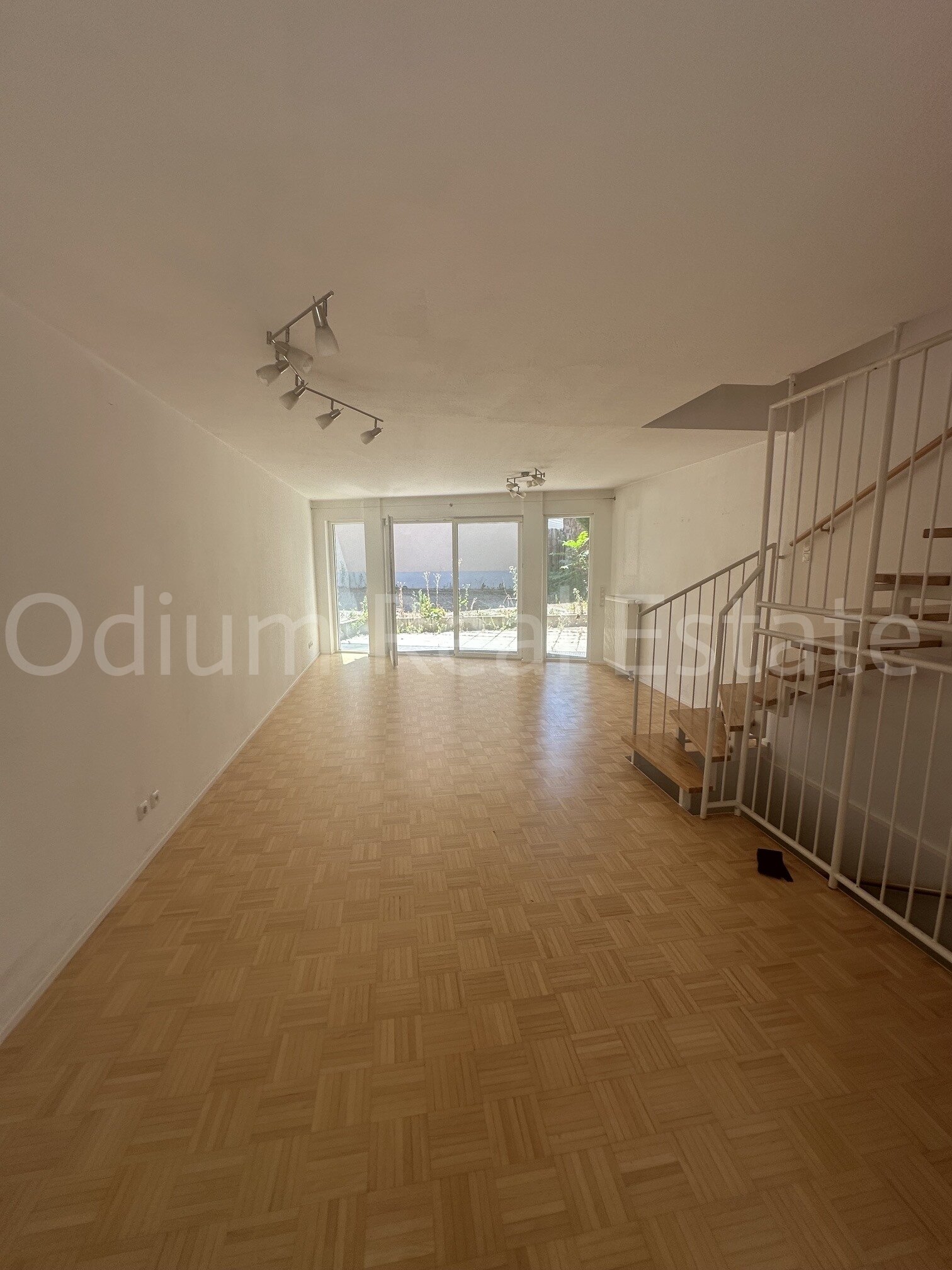 Modernes Reihenendhaus unter 400.000 € in Hirschberg ?