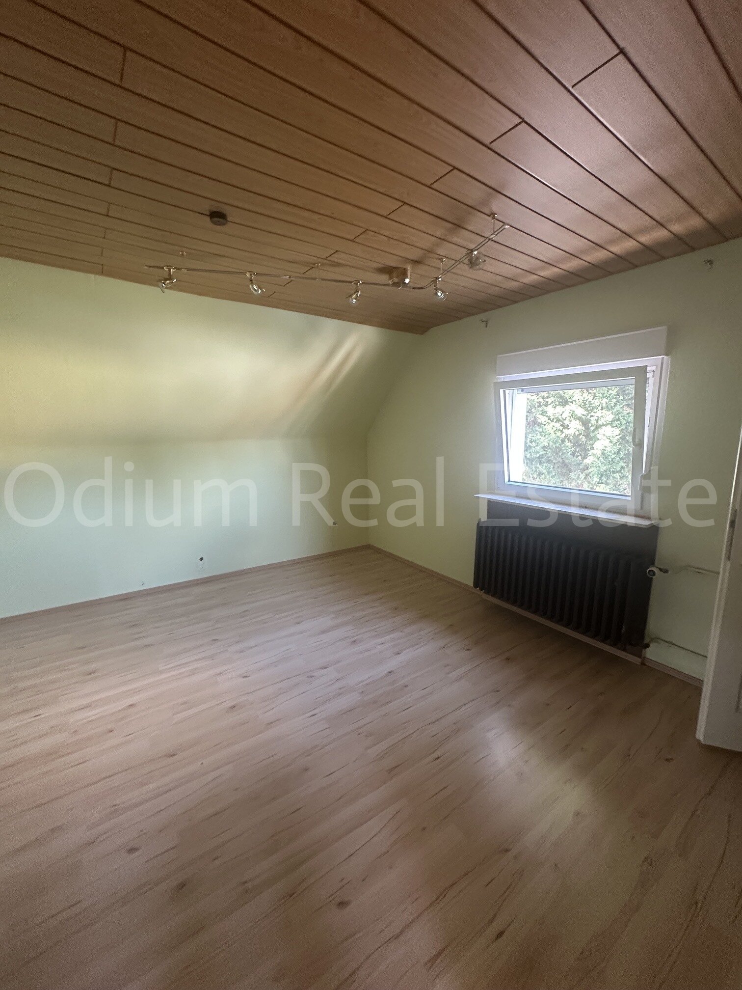 Einfamilienhaus mit großem Grundstück und mediterranem Flair