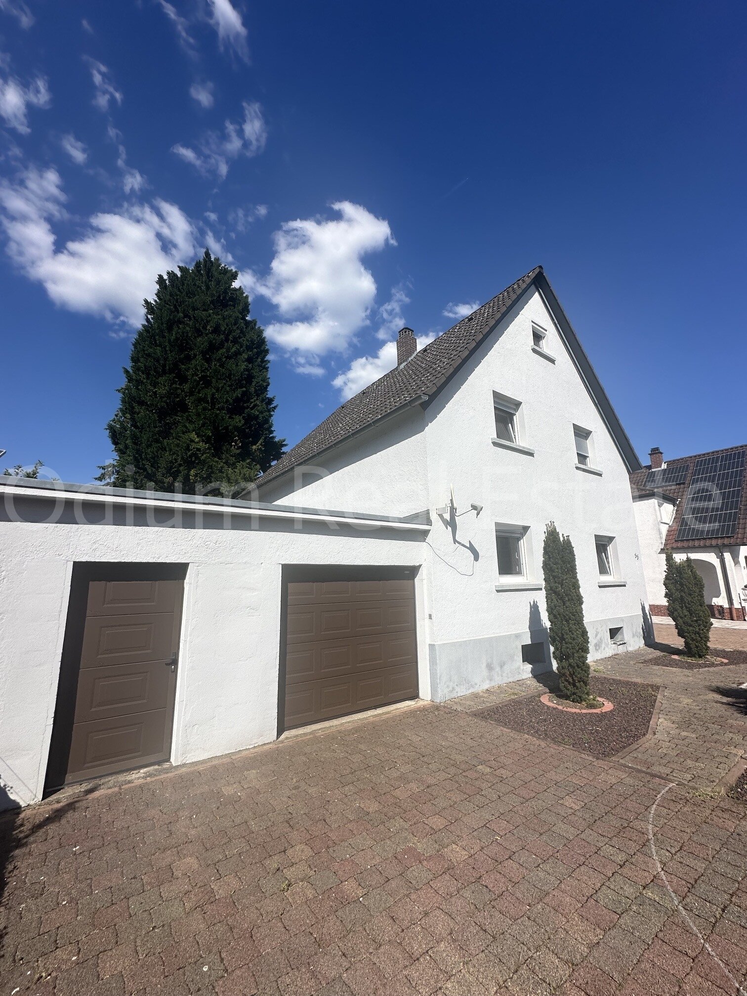 Einfamilienhaus mit großem Grundstück und mediterranem Flair