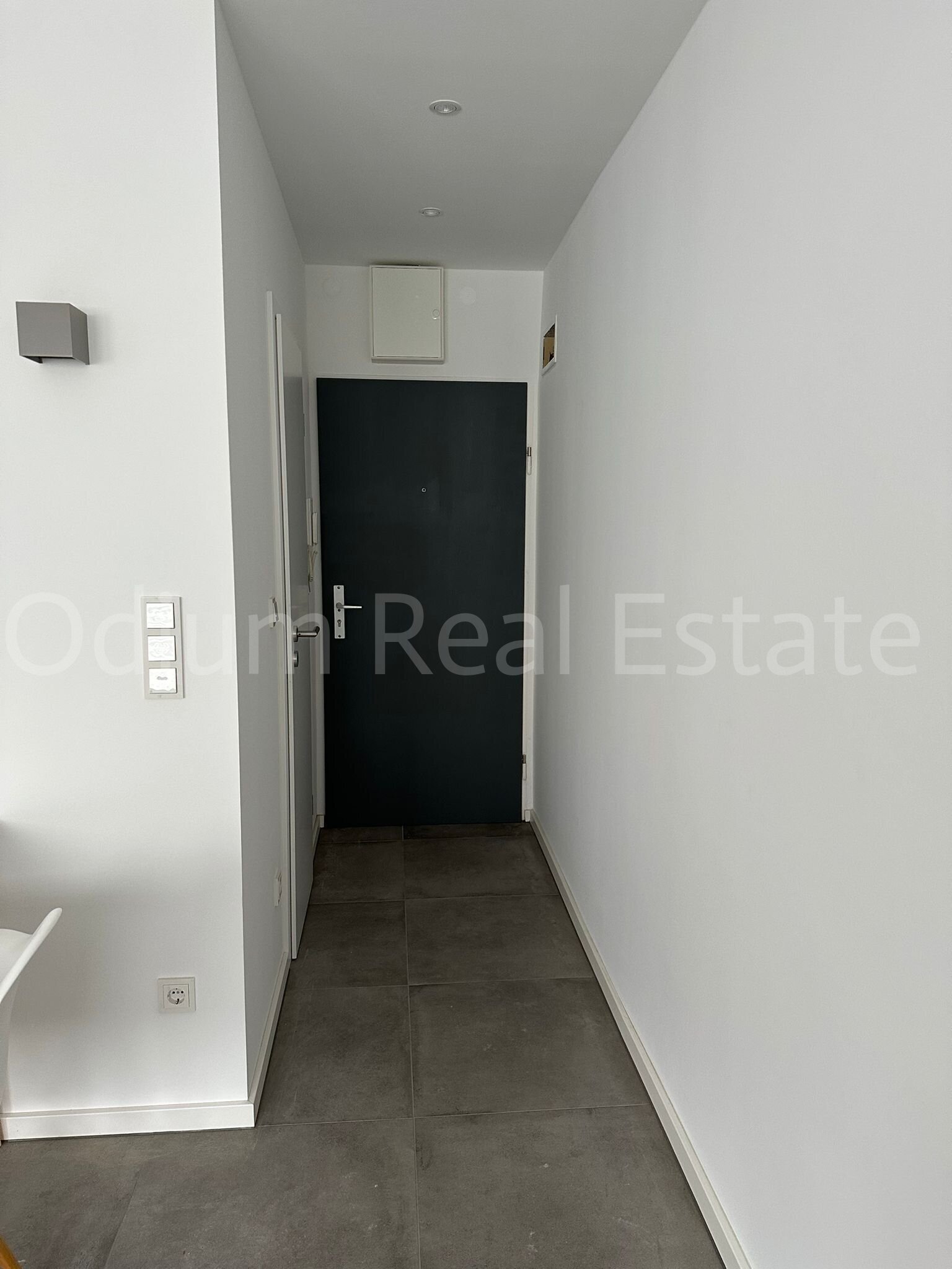 Kernsaniertes Apartment mit Tiefgaragenstellplatz in zentraler Lage von Ludwigshafen