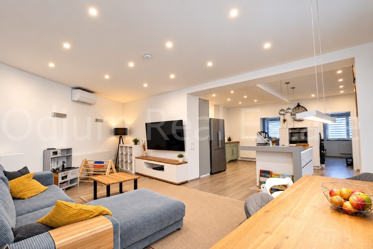 Großzügige 4-Zimmer-Wohnung mit Terrasse und hochwertiger Ausstattung