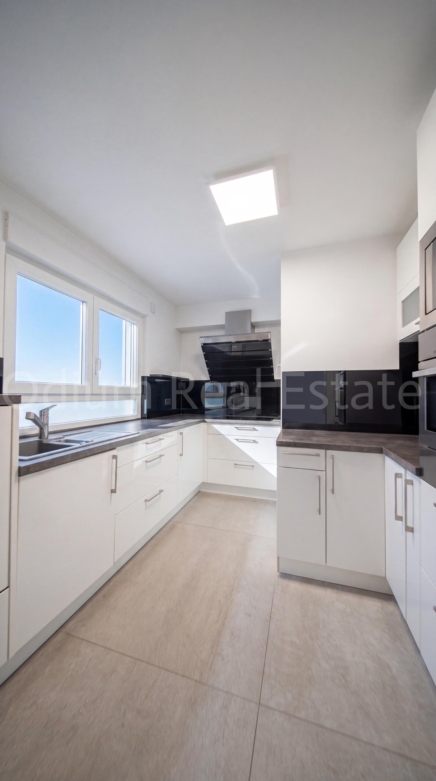 b75ccb0b-6fa0-4923-9e5e-5174b704f4b9