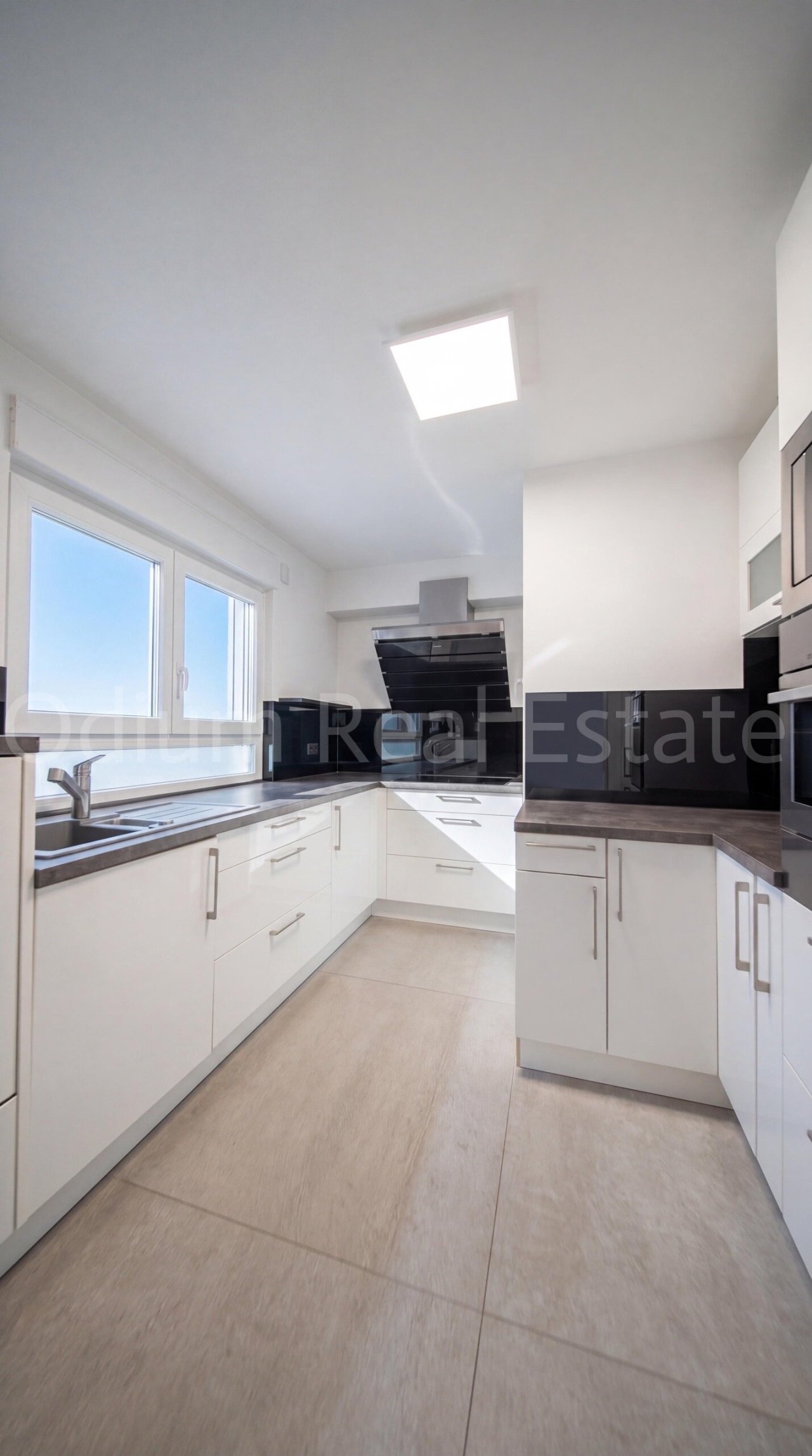 b75ccb0b-6fa0-4923-9e5e-5174b704f4b9